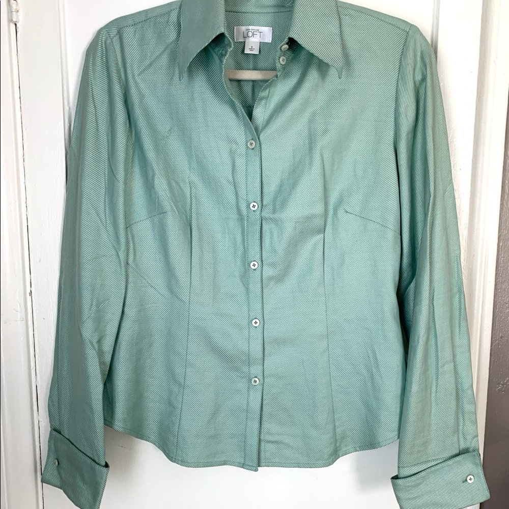 Loft tailored green button up blouse size 6